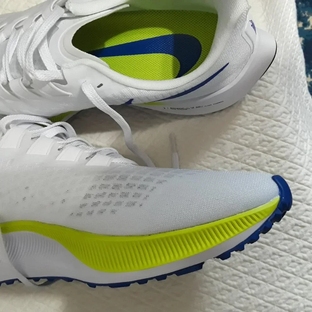 Nike Air Zoom Pegasus 37 Low Top Sneakers